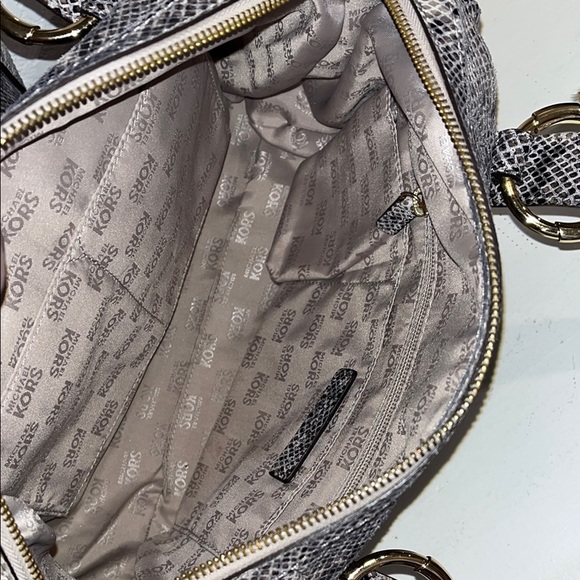 Michael Kors Black and Gray Snake Skin Shoulder Bag - Picture 6 of 11